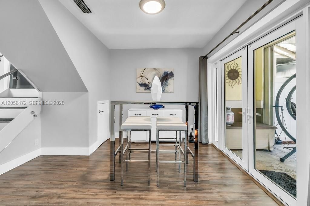 На продажу: $650,000 (3 спален, 2 ванн, 1874 Квадратных фут)
