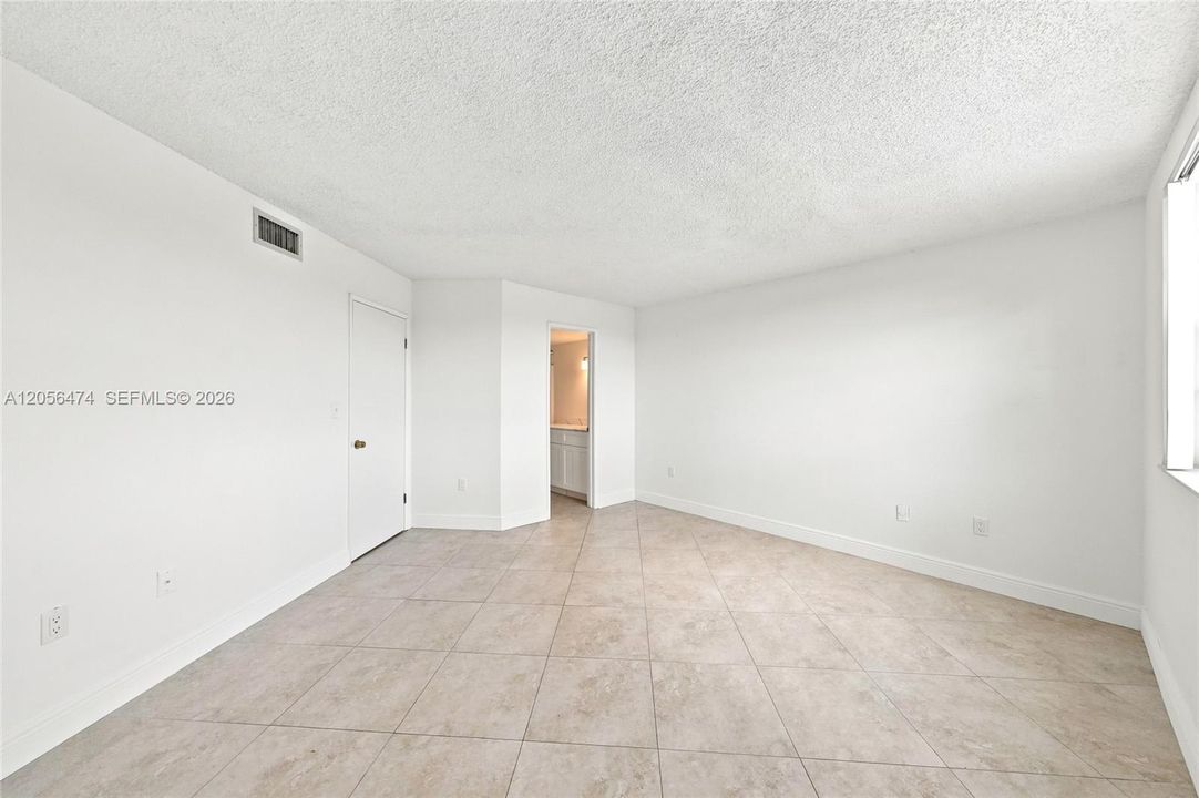 En Renta: $2,400 (2 camas, 2 baños, 1067 Pies cuadrados)