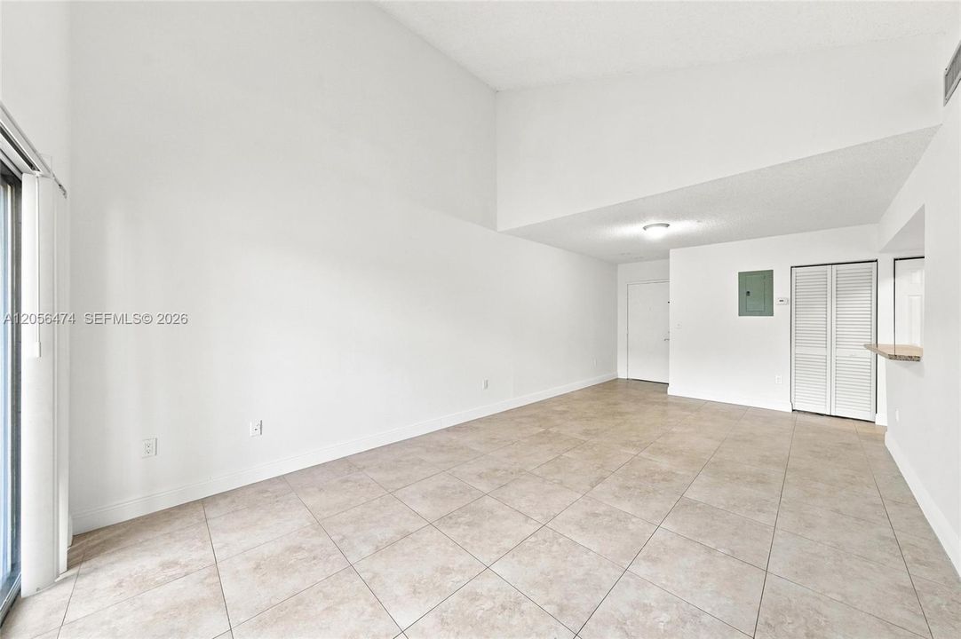 En Renta: $2,400 (2 camas, 2 baños, 1067 Pies cuadrados)