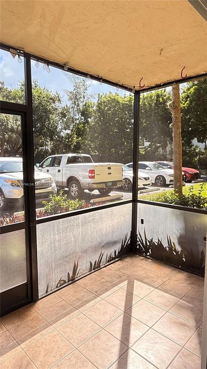 For Rent: $2,200 (2 beds, 2 baths, 936 Square Feet)