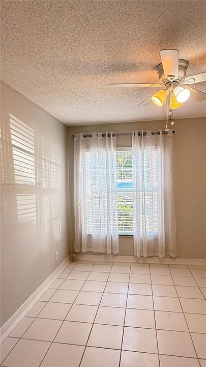 For Rent: $2,200 (2 beds, 2 baths, 936 Square Feet)