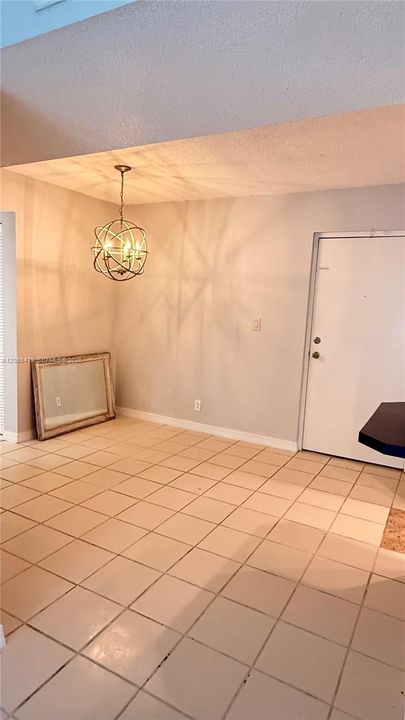 For Rent: $2,200 (2 beds, 2 baths, 936 Square Feet)