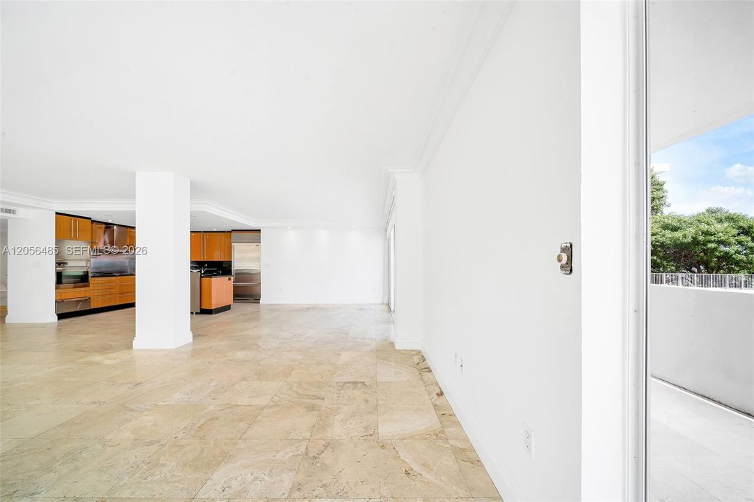 For Sale: $2,150,000 (3 beds, 2 baths, 1930 Square Feet)