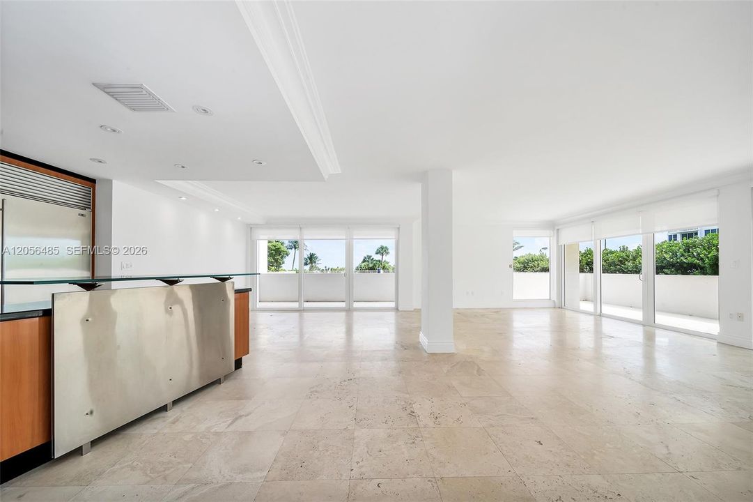 For Sale: $2,150,000 (3 beds, 2 baths, 1930 Square Feet)