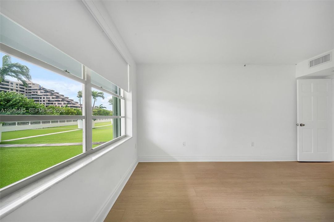 For Sale: $2,150,000 (3 beds, 2 baths, 1930 Square Feet)