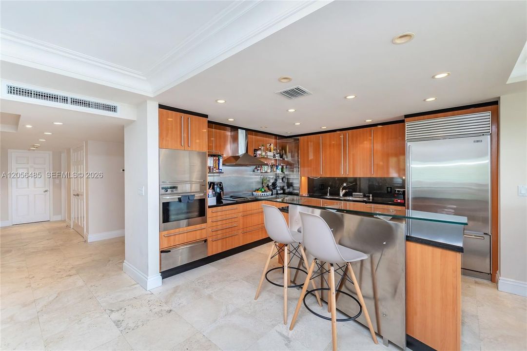 For Sale: $2,150,000 (3 beds, 2 baths, 1930 Square Feet)