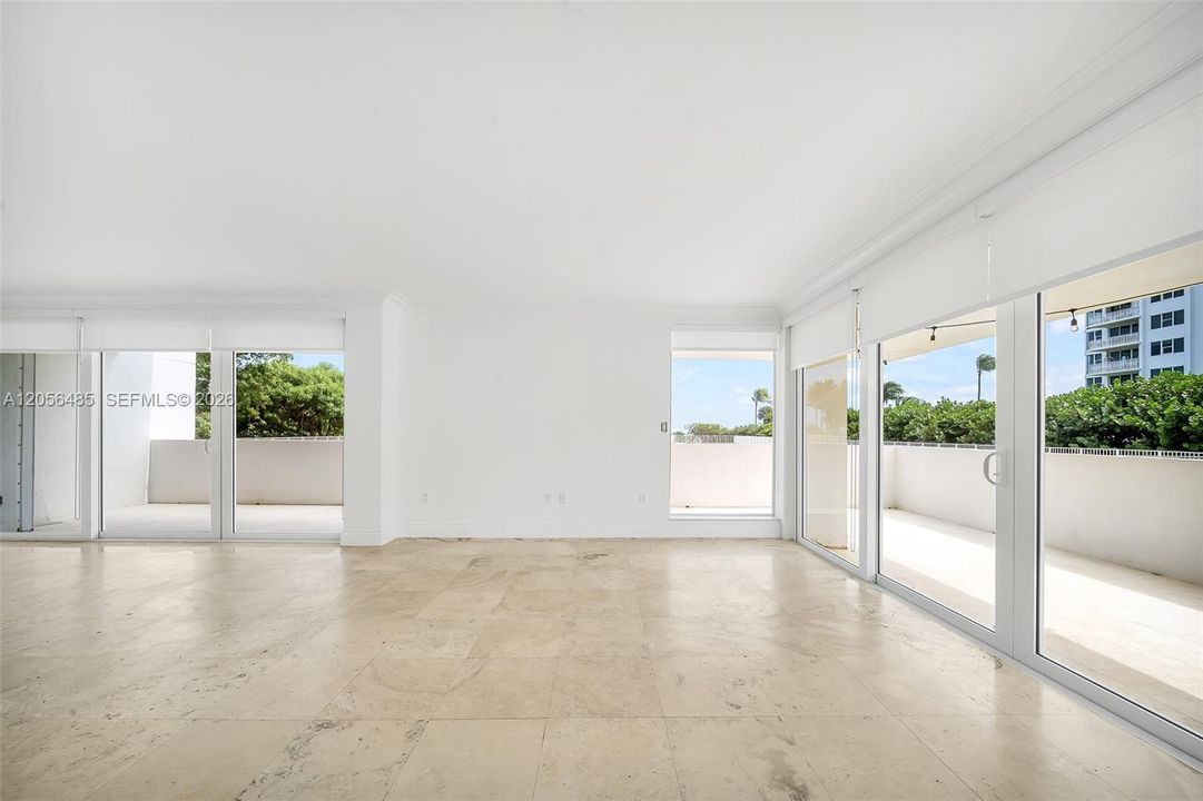 For Sale: $2,150,000 (3 beds, 2 baths, 1930 Square Feet)