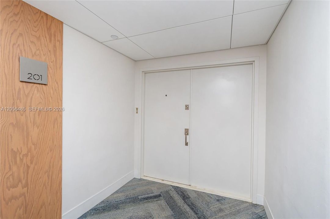For Sale: $2,150,000 (3 beds, 2 baths, 1930 Square Feet)