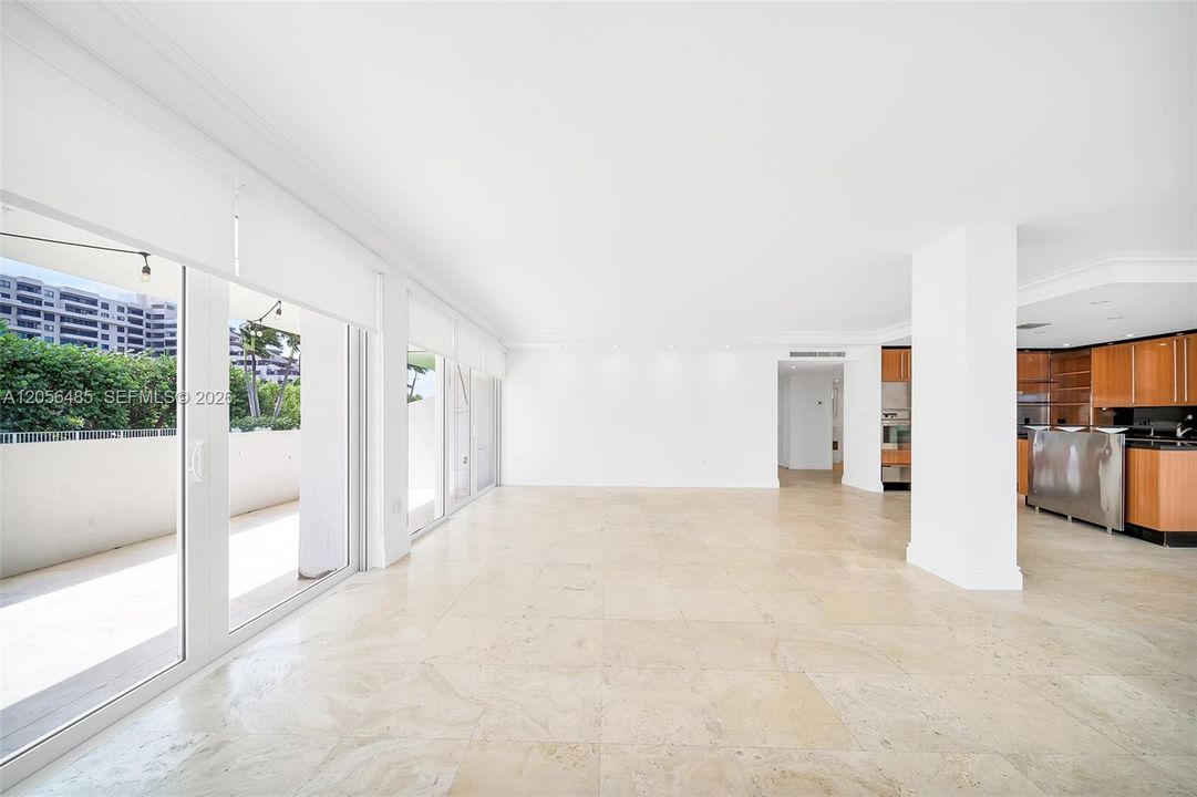 For Sale: $2,150,000 (3 beds, 2 baths, 1930 Square Feet)