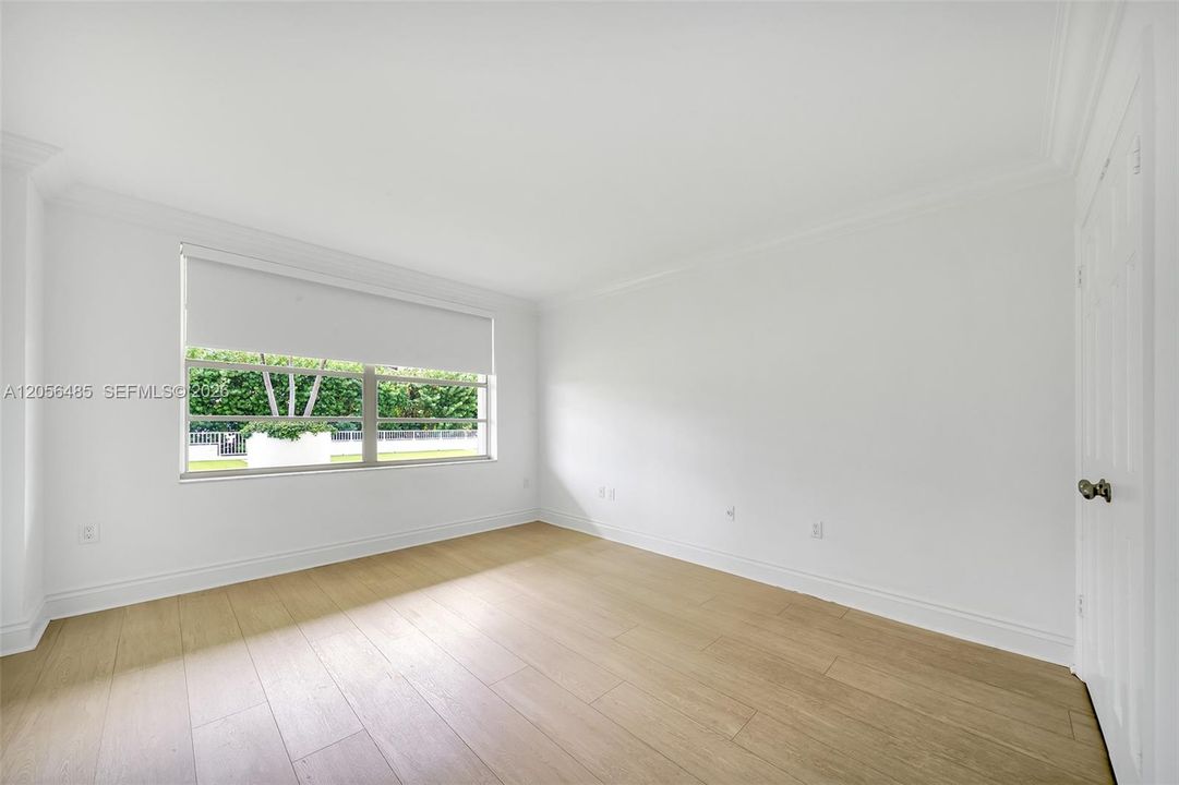 For Sale: $2,150,000 (3 beds, 2 baths, 1930 Square Feet)
