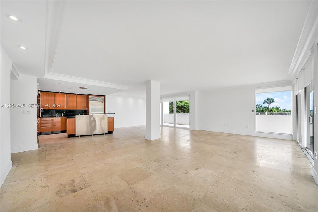 For Sale: $2,150,000 (3 beds, 2 baths, 1930 Square Feet)