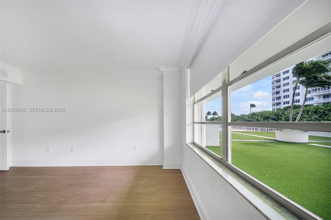For Sale: $2,150,000 (3 beds, 2 baths, 1930 Square Feet)