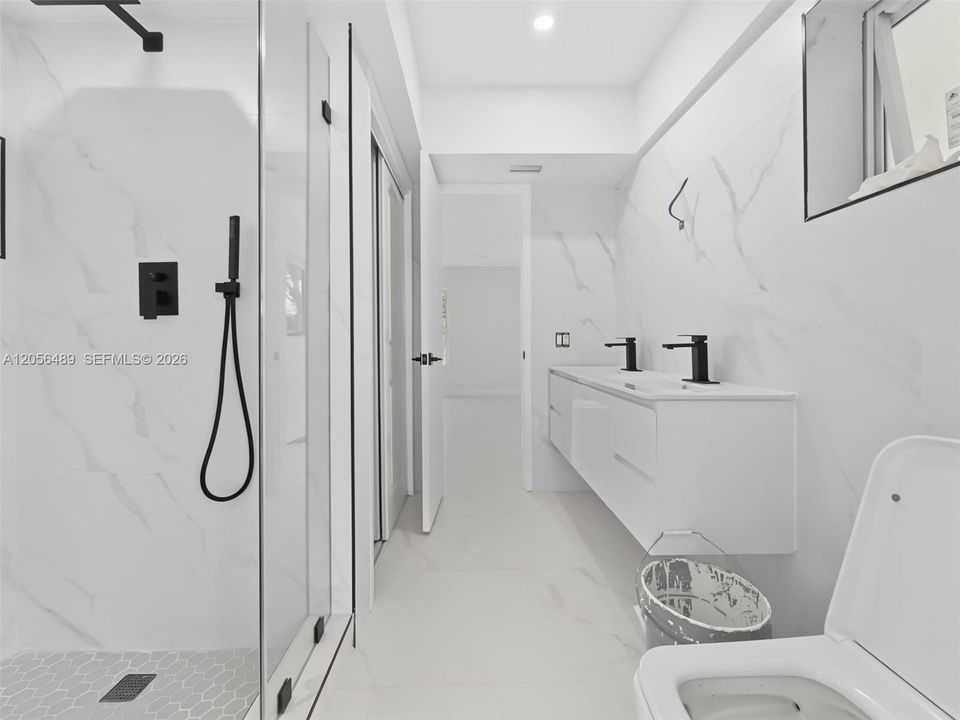 На продажу: $894,990 (4 спален, 2 ванн, 1981 Квадратных фут)