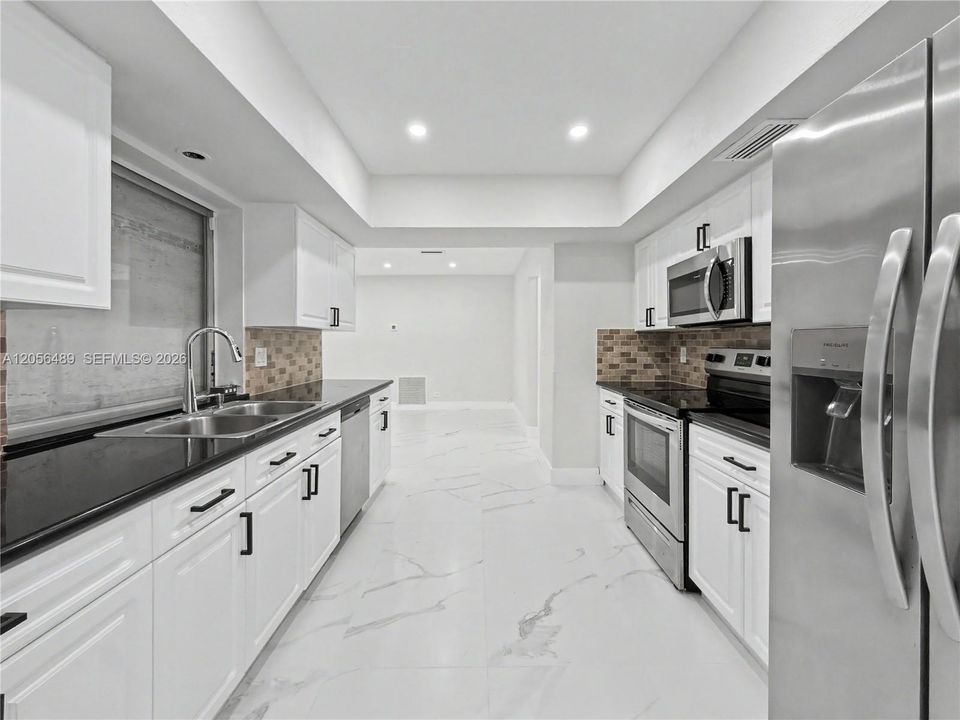 En Venta: $894,990 (4 camas, 2 baños, 1981 Pies cuadrados)