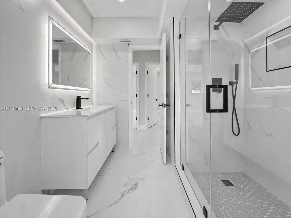 En Venta: $894,990 (4 camas, 2 baños, 1981 Pies cuadrados)