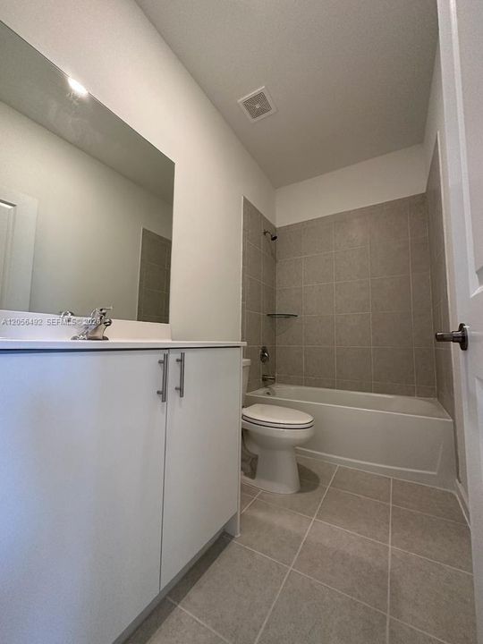 For Rent: $2,500 (3 beds, 2 baths, 1442 Square Feet)