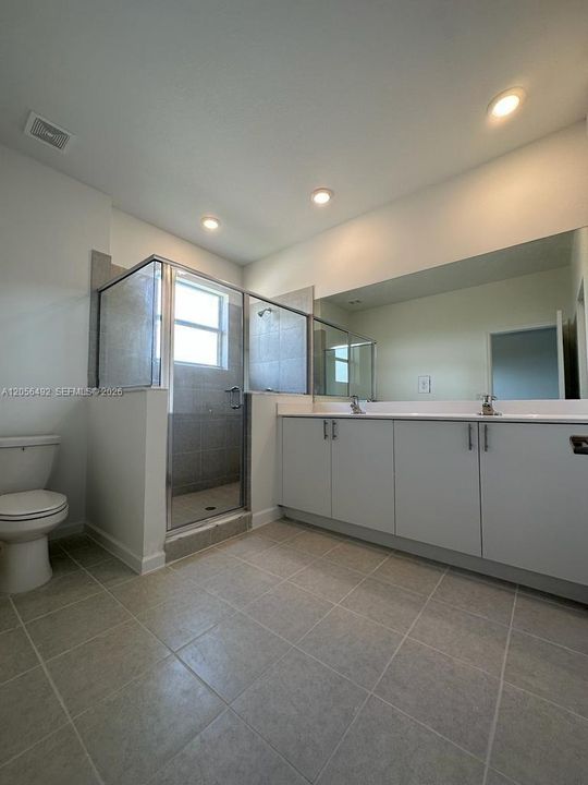 For Rent: $2,500 (3 beds, 2 baths, 1442 Square Feet)