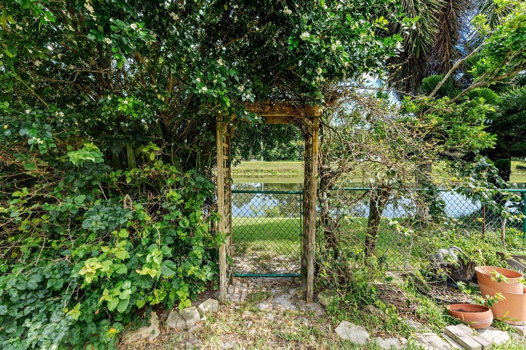 035-157MontereyWay-WestPalmBeach-FL-3341