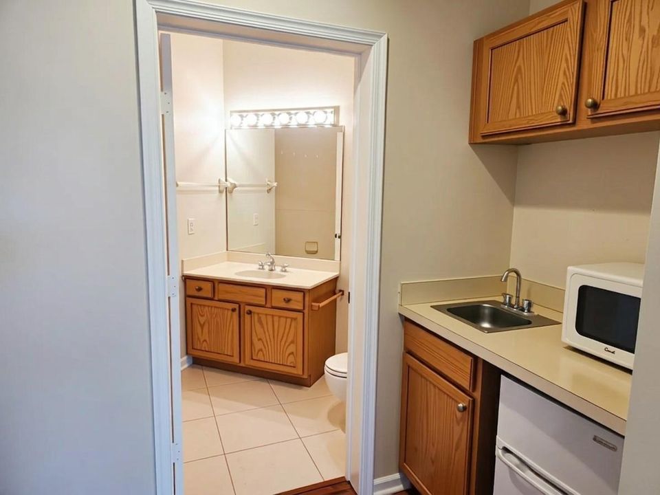 8330 Mulligan Kitch Bath