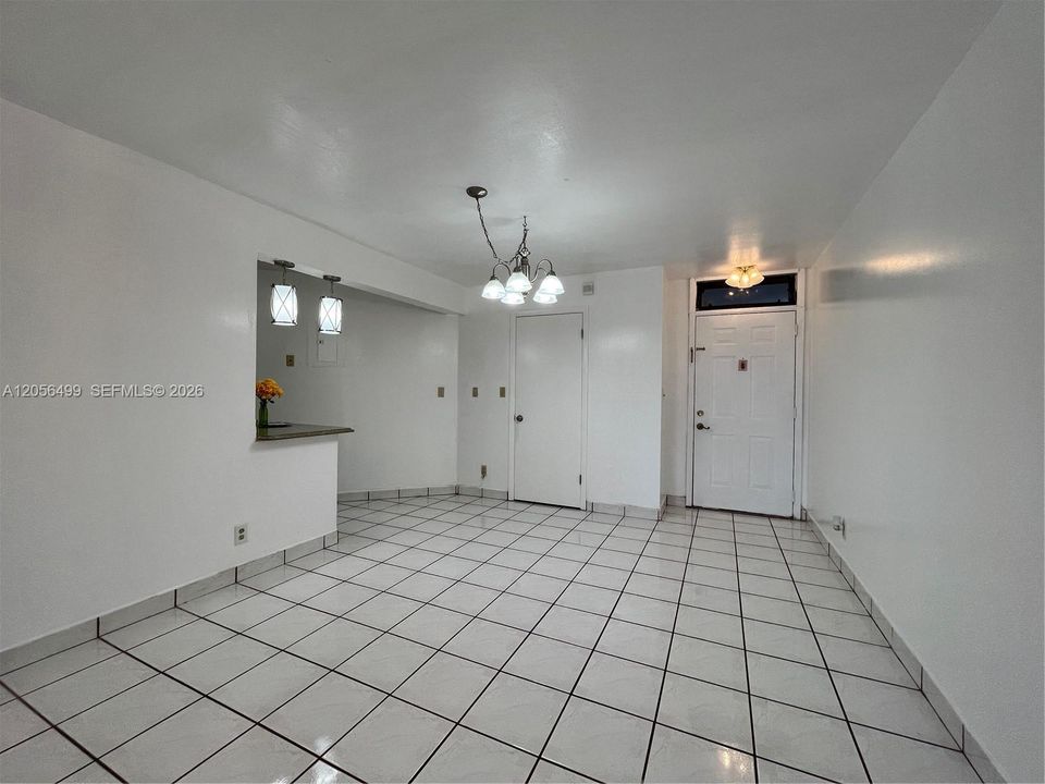 В аренду: $1,950 (2 спален, 2 ванн, 890 Квадратных фут)