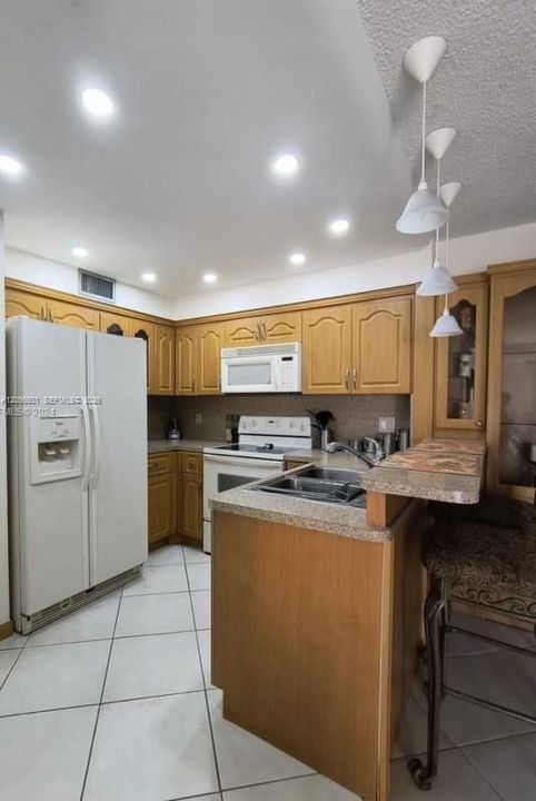 En Renta: $2,400 (2 camas, 2 baños, 785 Pies cuadrados)