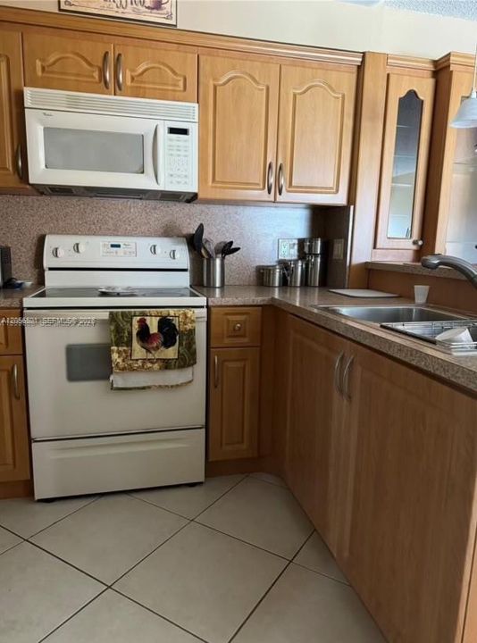 En Renta: $2,400 (2 camas, 2 baños, 785 Pies cuadrados)