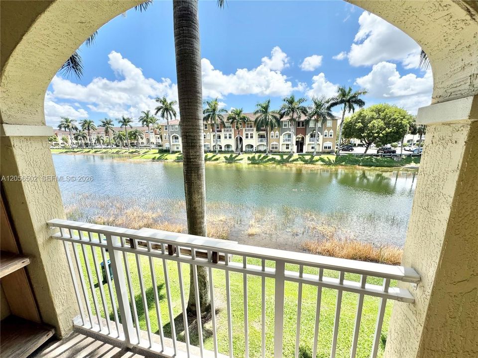 For Rent: $2,650 (3 beds, 2 baths, 1256 Square Feet)