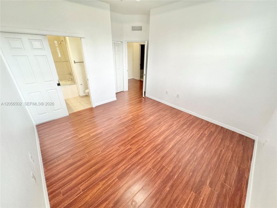 For Rent: $2,650 (3 beds, 2 baths, 1256 Square Feet)