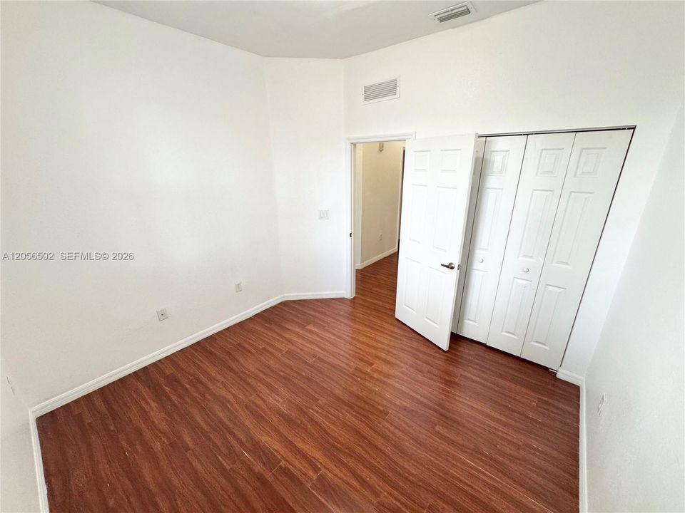 For Rent: $2,650 (3 beds, 2 baths, 1256 Square Feet)