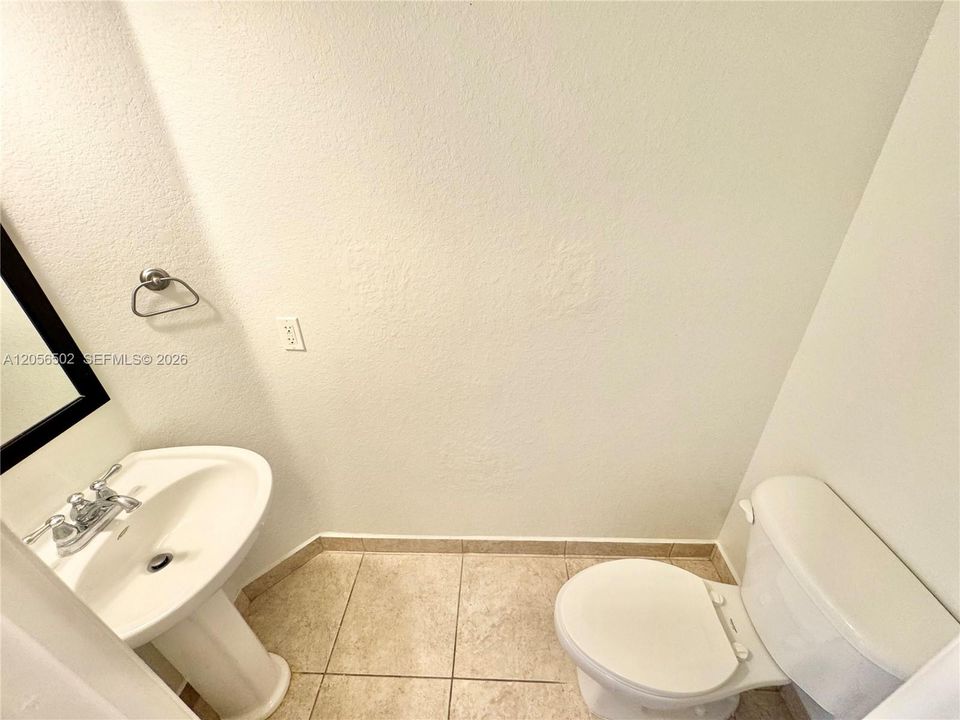 For Rent: $2,650 (3 beds, 2 baths, 1256 Square Feet)