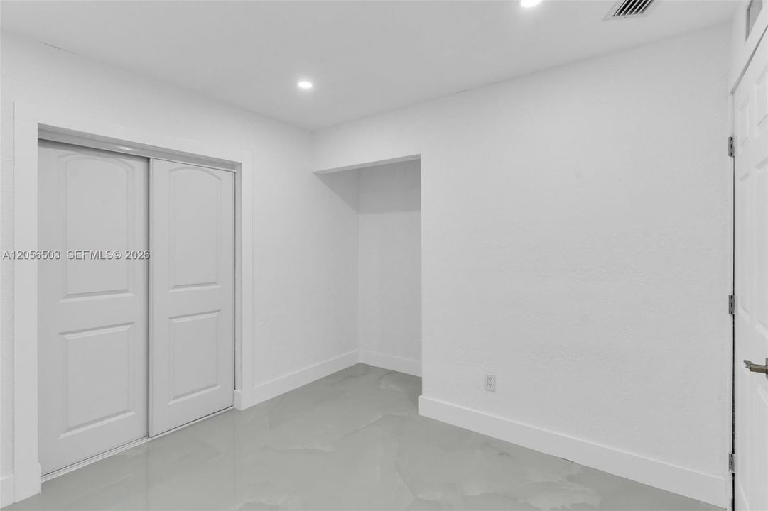 Activo con contrato: $680,000 (5 camas, 2 baños, 1608 Pies cuadrados)