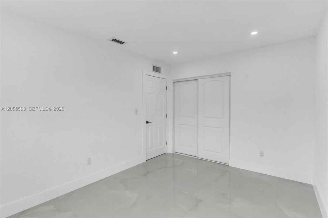 Activo con contrato: $680,000 (5 camas, 2 baños, 1608 Pies cuadrados)