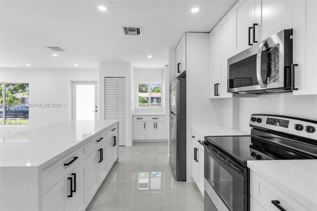Activo con contrato: $680,000 (5 camas, 2 baños, 1608 Pies cuadrados)