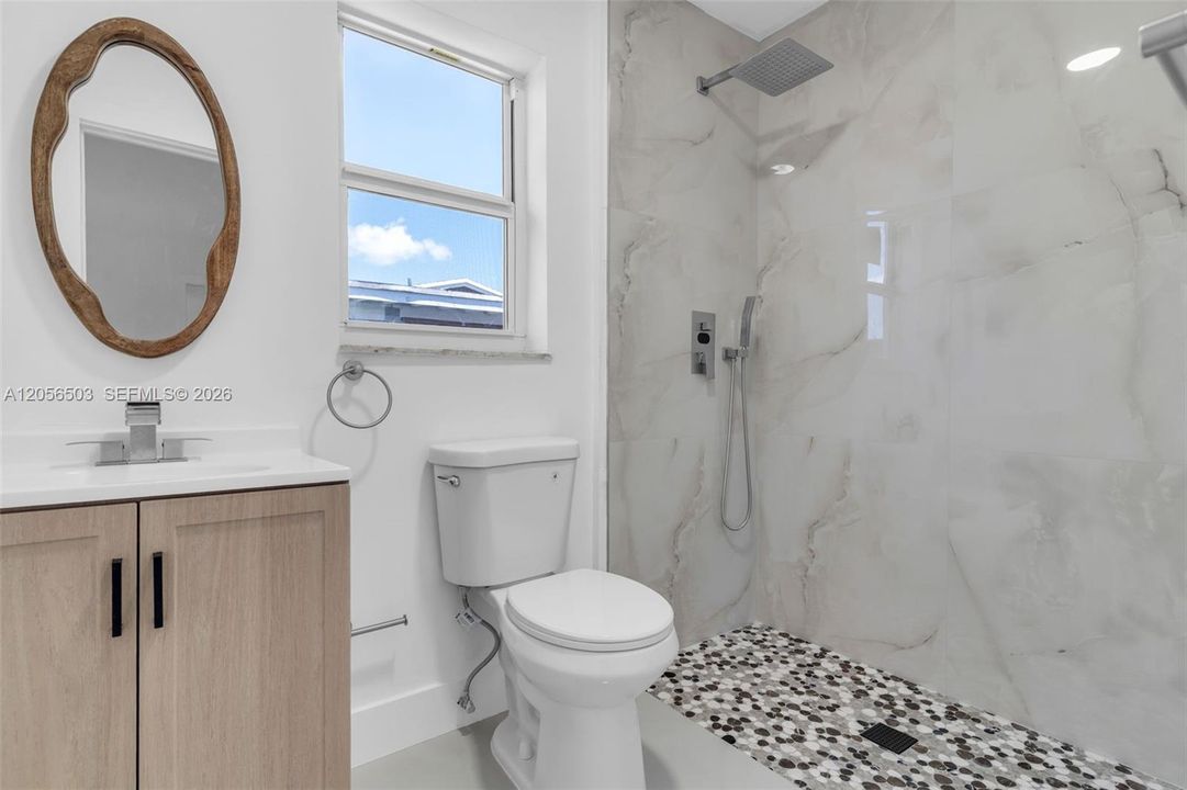 Activo con contrato: $680,000 (5 camas, 2 baños, 1608 Pies cuadrados)