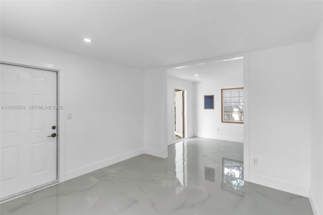 Activo con contrato: $680,000 (5 camas, 2 baños, 1608 Pies cuadrados)