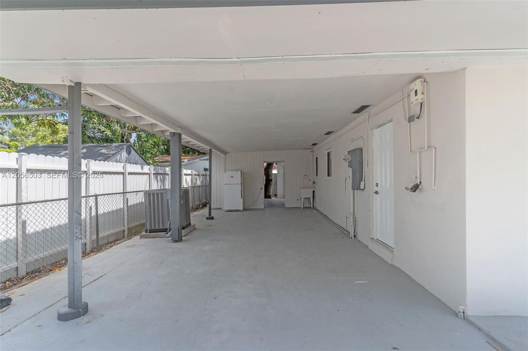 Activo con contrato: $680,000 (5 camas, 2 baños, 1608 Pies cuadrados)