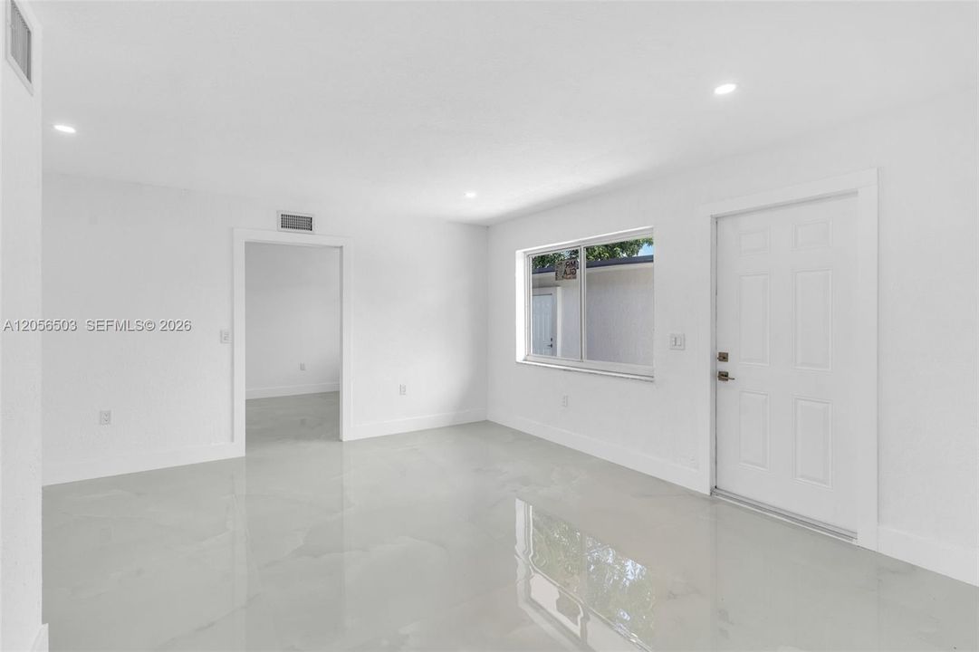 Activo con contrato: $680,000 (5 camas, 2 baños, 1608 Pies cuadrados)