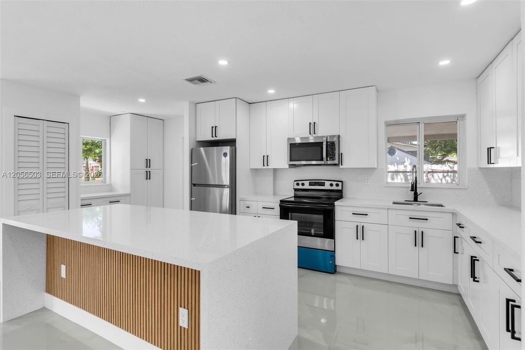 Activo con contrato: $680,000 (5 camas, 2 baños, 1608 Pies cuadrados)