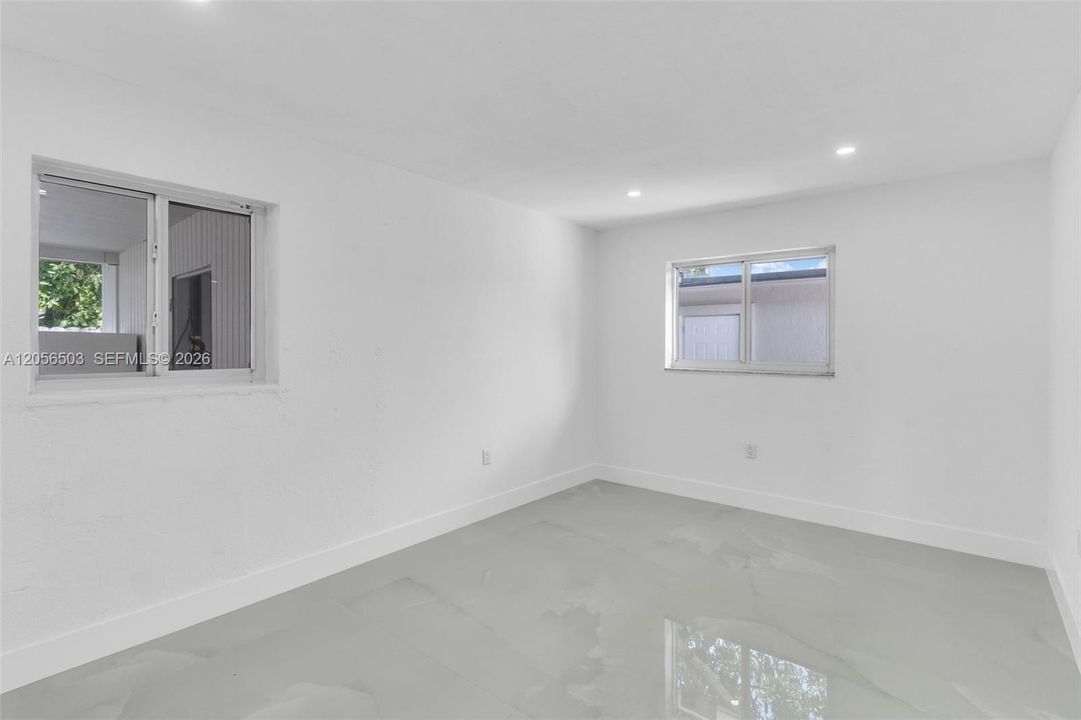 Activo con contrato: $680,000 (5 camas, 2 baños, 1608 Pies cuadrados)
