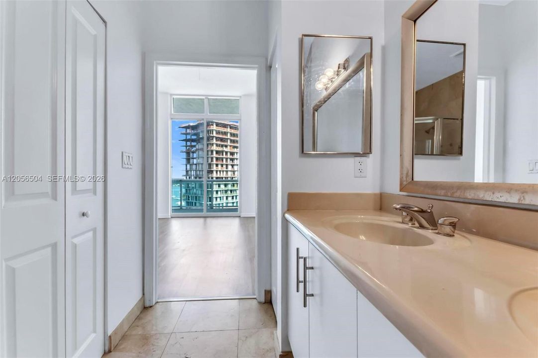 Под контрактом: $599,999 (2 спален, 2 ванн, 1223 Квадратных фут)