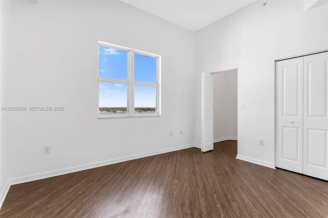 Под контрактом: $599,999 (2 спален, 2 ванн, 1223 Квадратных фут)