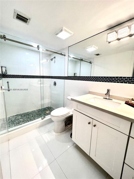 En Venta: $680,000 (2 camas, 2 baños, 1840 Pies cuadrados)