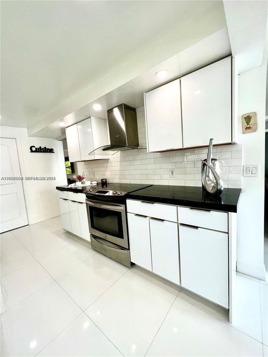 En Venta: $680,000 (2 camas, 2 baños, 1840 Pies cuadrados)