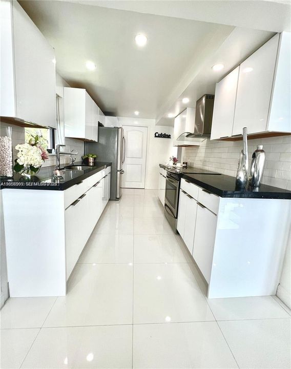 En Venta: $680,000 (2 camas, 2 baños, 1840 Pies cuadrados)