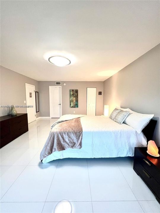 En Venta: $680,000 (2 camas, 2 baños, 1840 Pies cuadrados)