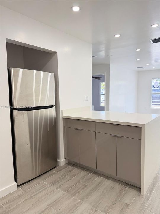 В аренду: $2,800 (2 спален, 1 ванн, 1416 Квадратных фут)