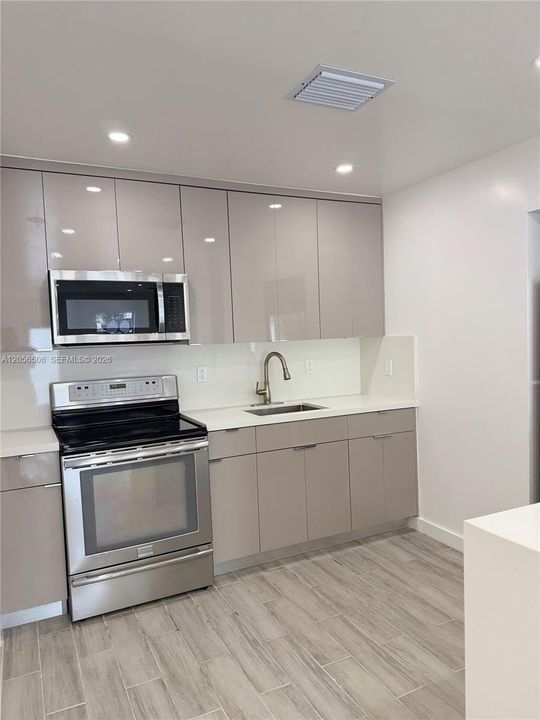 В аренду: $2,800 (2 спален, 1 ванн, 1416 Квадратных фут)