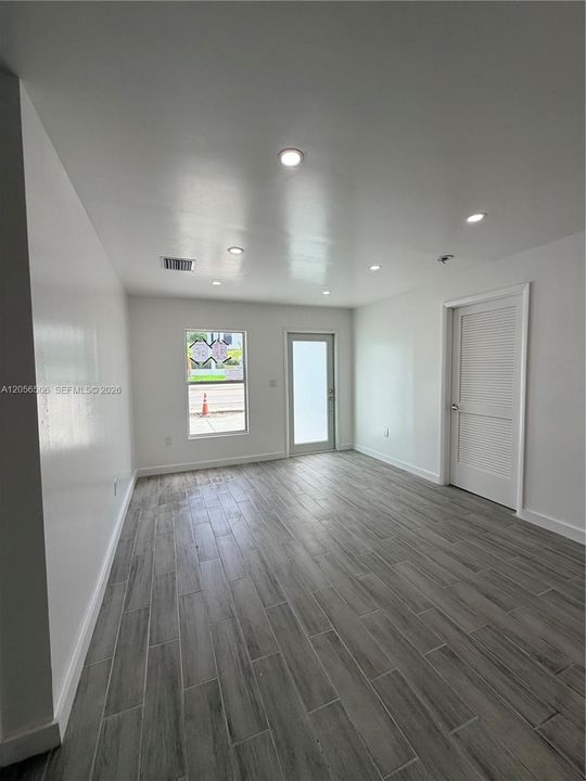 В аренду: $2,800 (2 спален, 1 ванн, 1416 Квадратных фут)