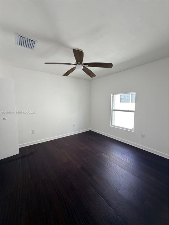 В аренду: $2,800 (2 спален, 1 ванн, 1416 Квадратных фут)