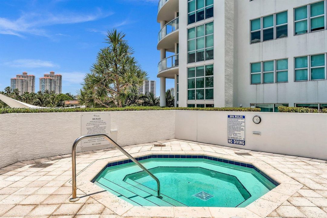 En Venta: $1,599,000 (5 camas, 3 baños, 3142 Pies cuadrados)